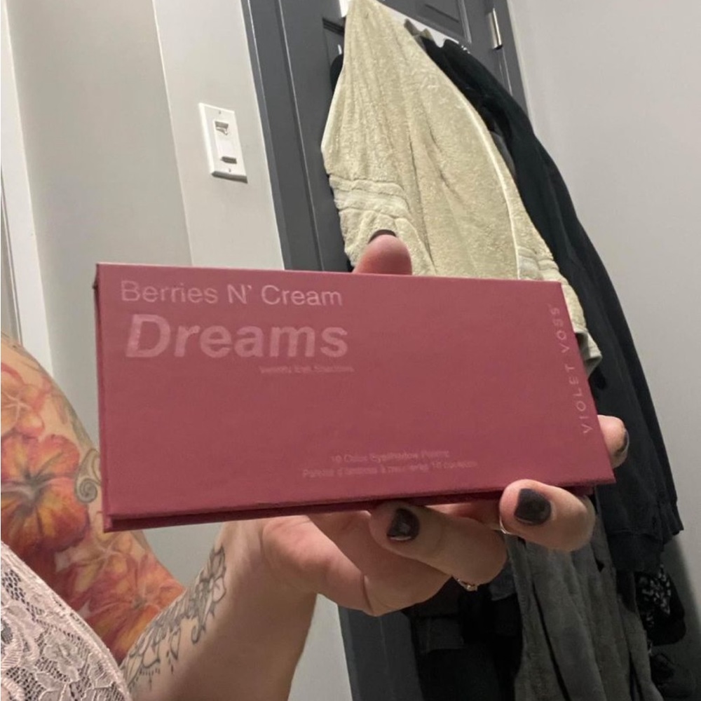 Violet Voss eyeshadow palette